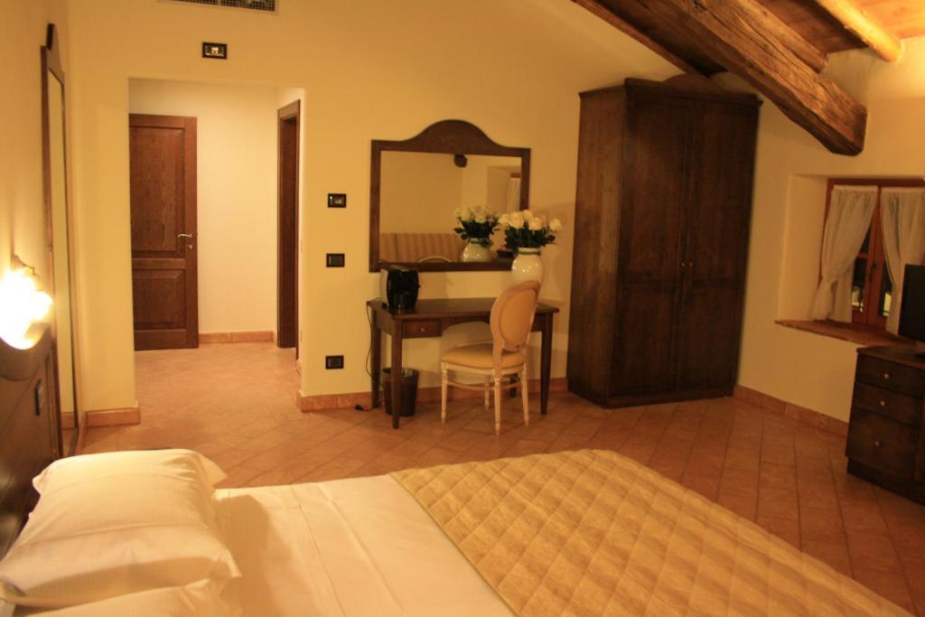 Hotel Cascina Canova Uggiate Exterior foto