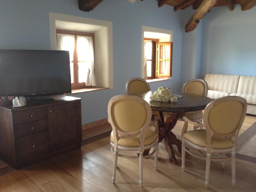 Hotel Cascina Canova Uggiate Habitación foto